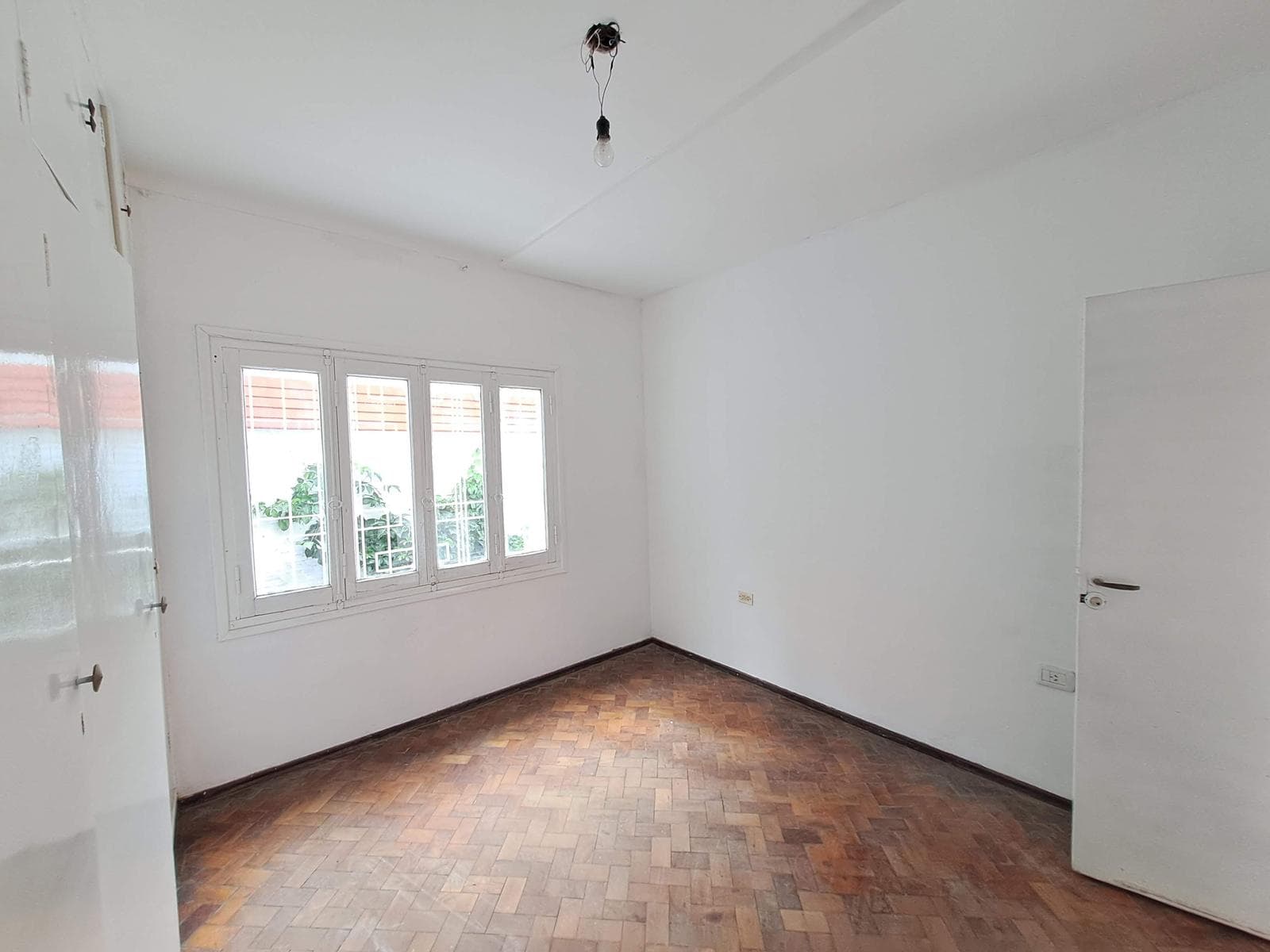 House for sale in Section 6 - large yard and garage - QUALIFIES FOR A LOAN