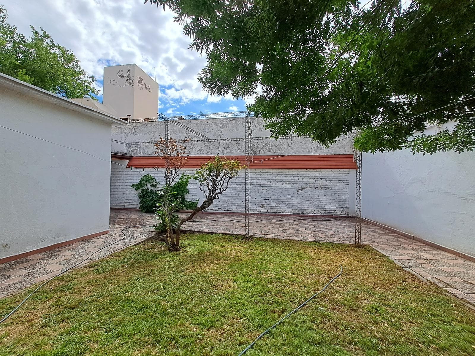 House for sale in Section 6 - large yard and garage - QUALIFIES FOR A LOAN