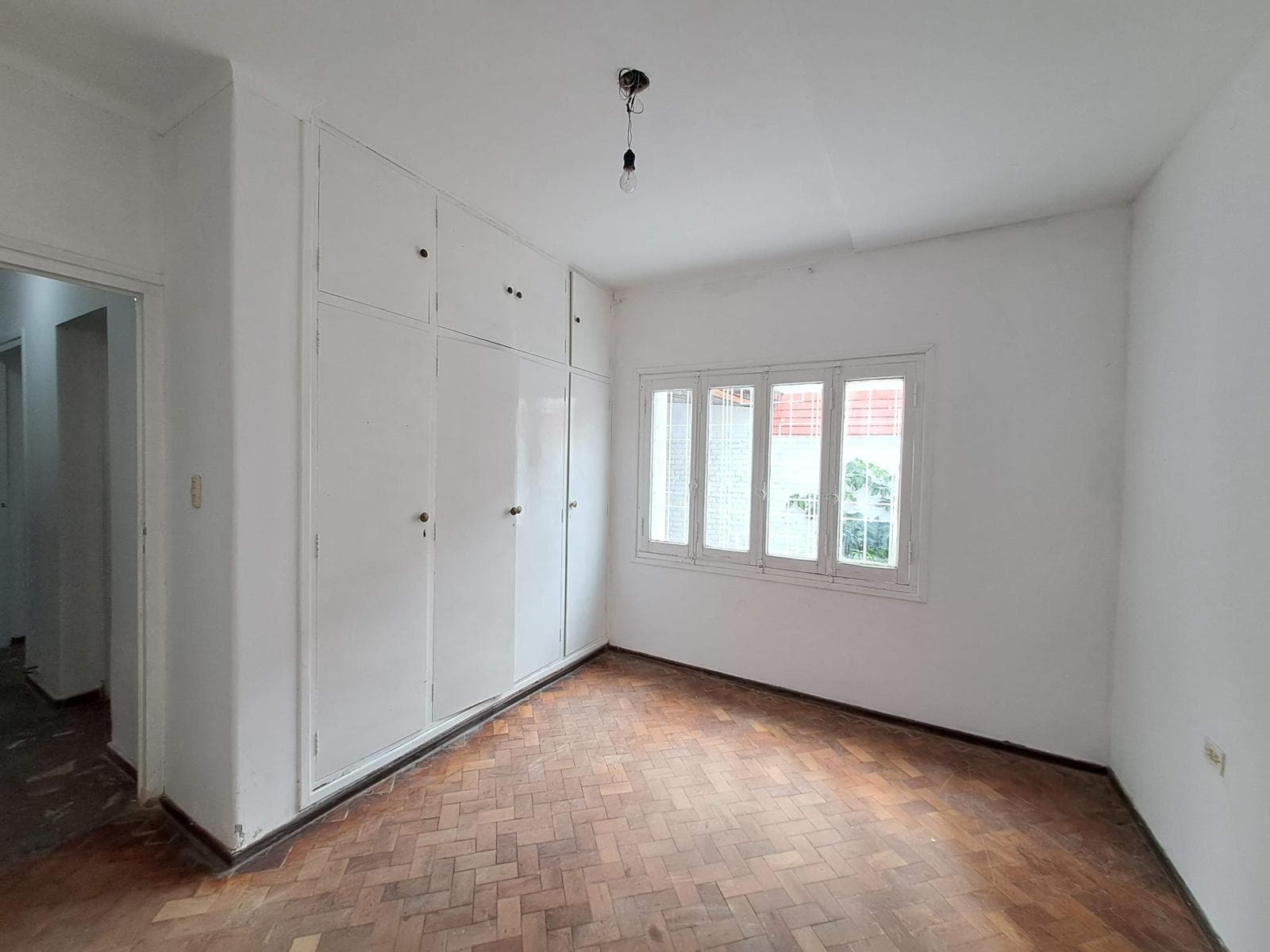 House for sale in Section 6 - large yard and garage - QUALIFIES FOR A LOAN