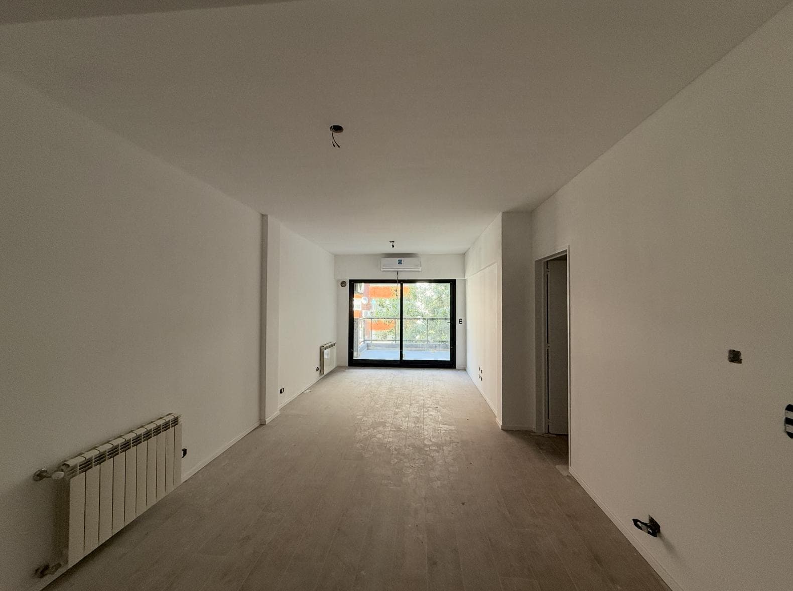 FOR SALE: 3-ROOM VILLA IN VILLA URQUIZA WITH AMENITIES
