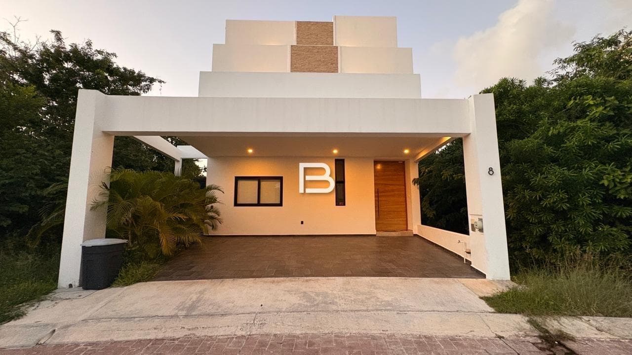 House for Sale in Rio Huayacan, Cancún
