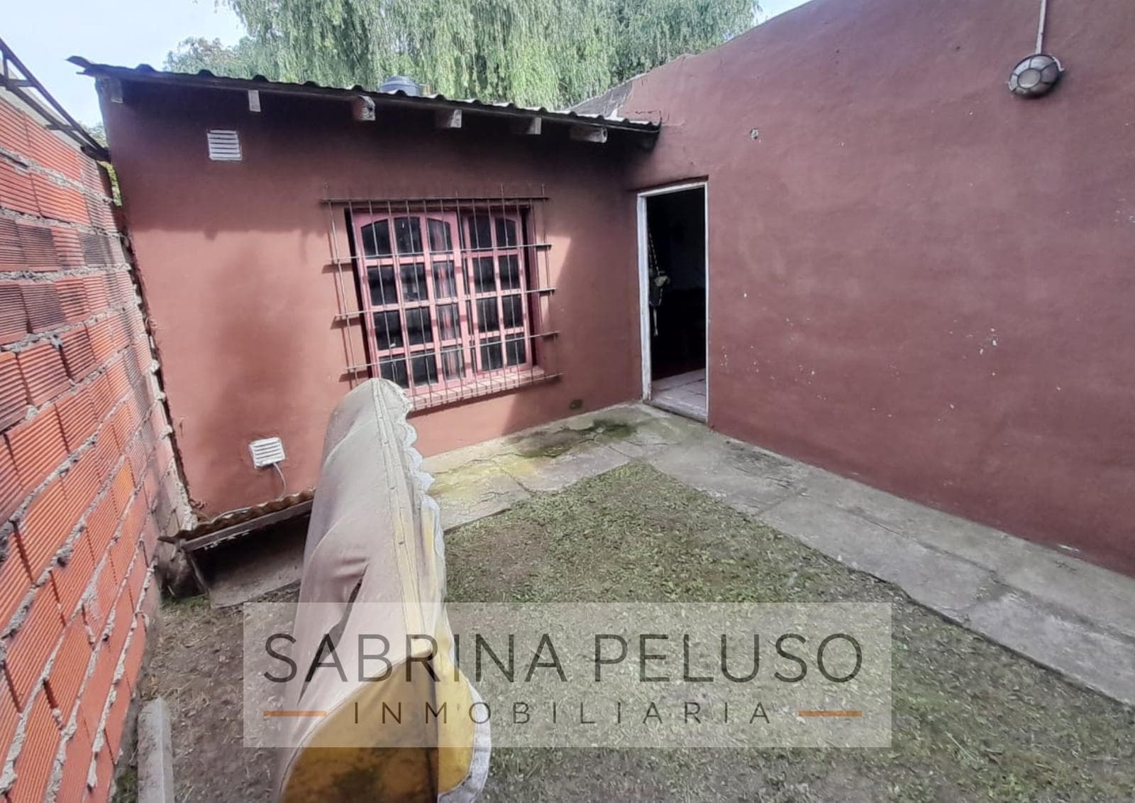 House in Moreno, just a few meters from Route 25 and the West Access Road