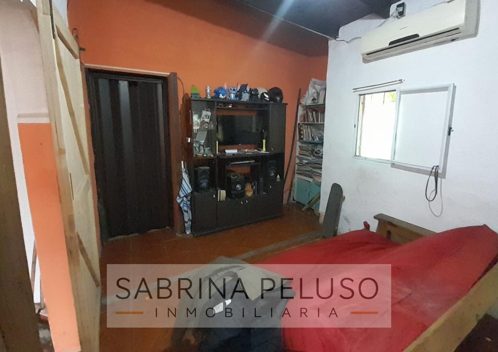 House in Moreno, just a few meters from Route 25 and the West Access Road