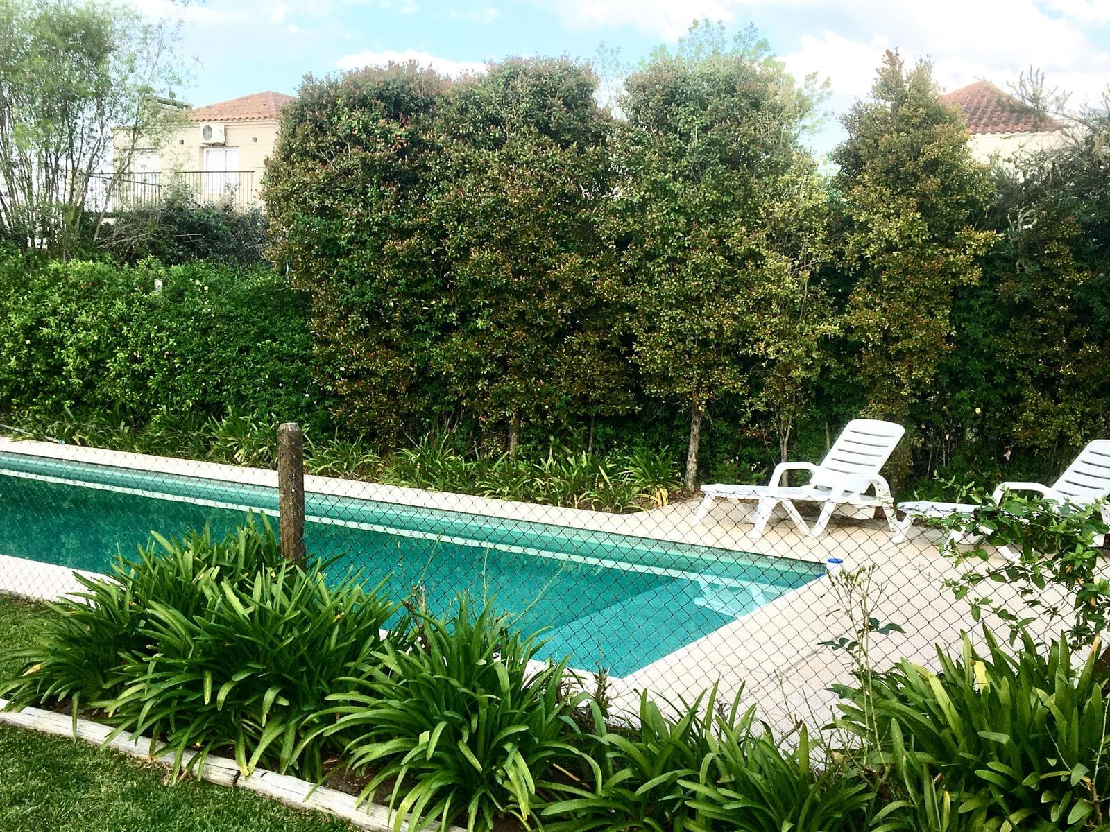 House for Short-Term Rent in a Gated Community with a Clubhouse