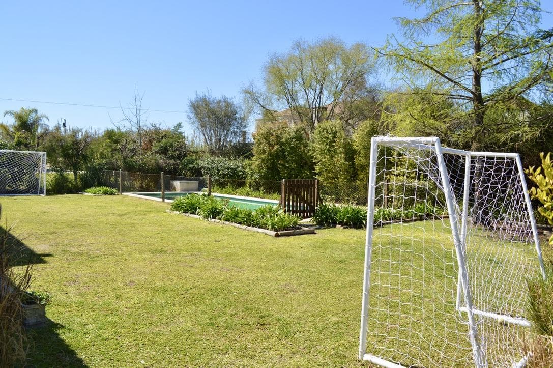 House for Short-Term Rent in a Gated Community with a Clubhouse
