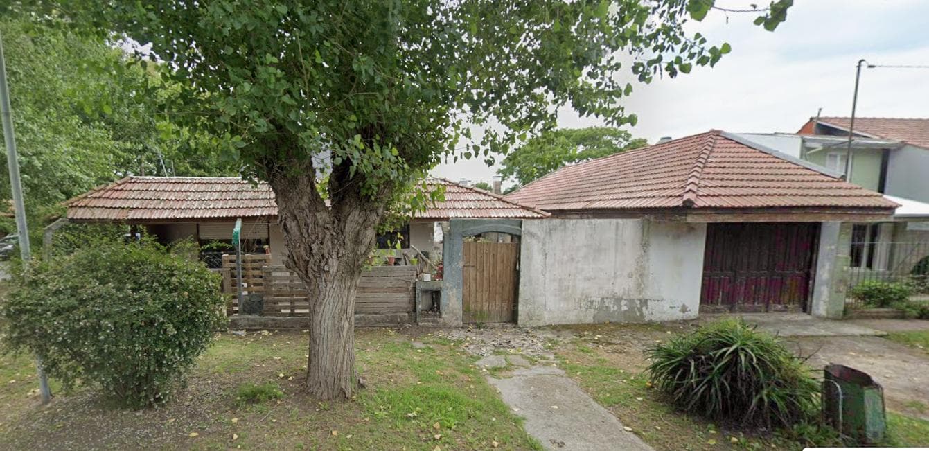 Corner house in an unbeatable location