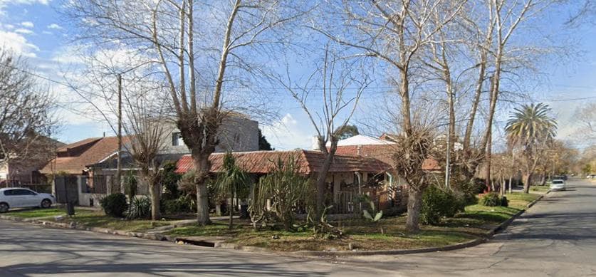 Corner house in an unbeatable location