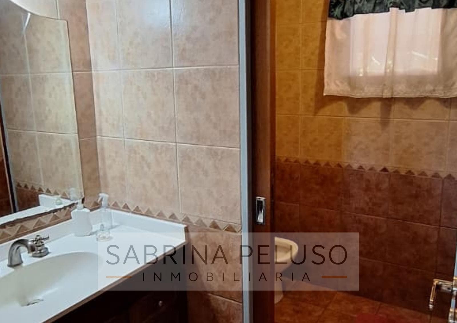 FOR SALE: House in the El Casco De Moreno Gated Community