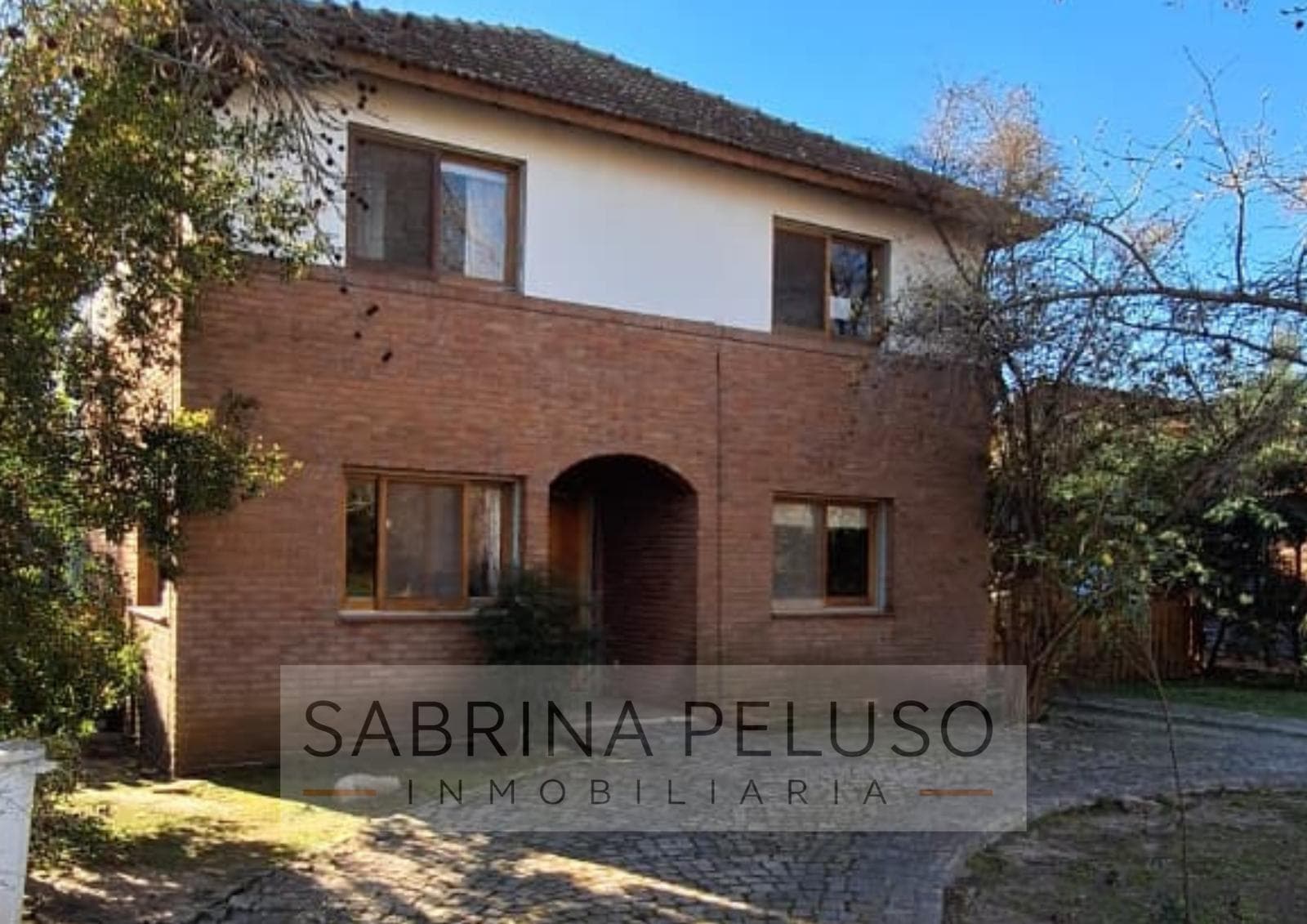 FOR SALE: House in the El Casco De Moreno Gated Community