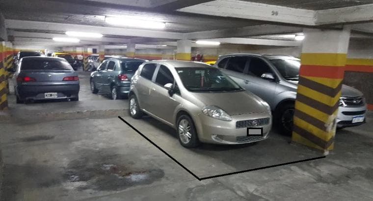 COVERED FIXED PARKING SPACE FOR SALE - DOWNTOWN - SAN NICOLÁS - EXCELLENT ACCESS