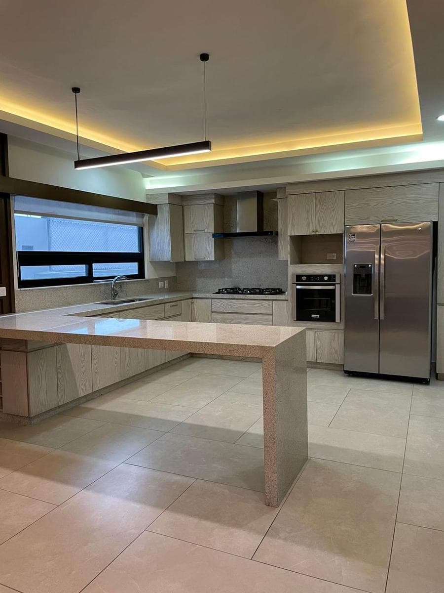 HOUSE FOR SALE IN PUERTA DE HIERRO, MONTERREY