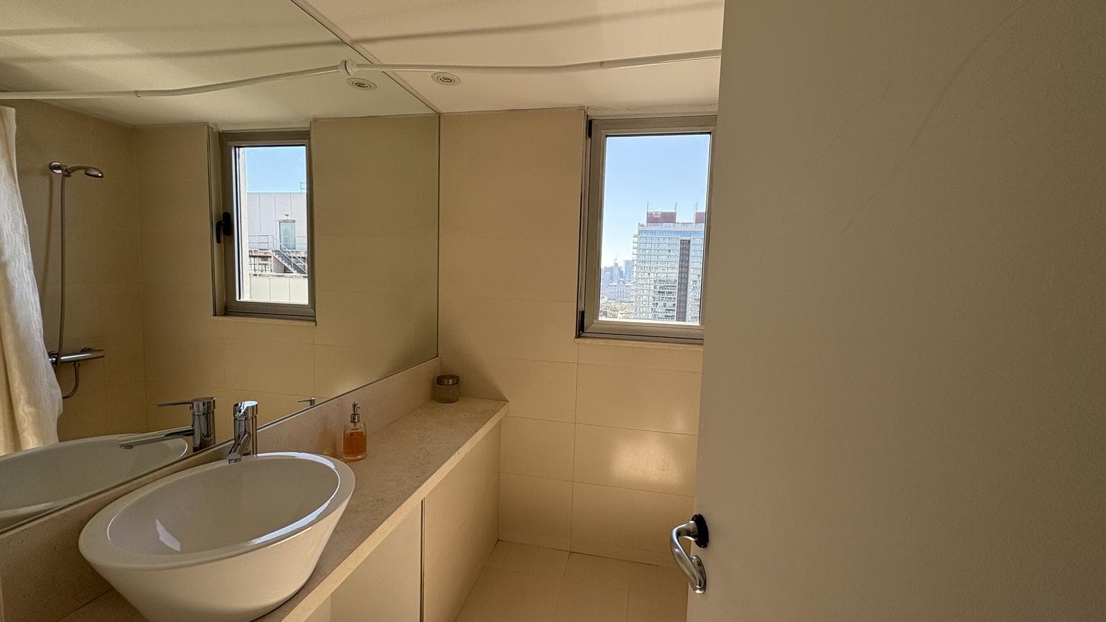 Studio Apartment for Sale in Puerto Madero, High Floor!!