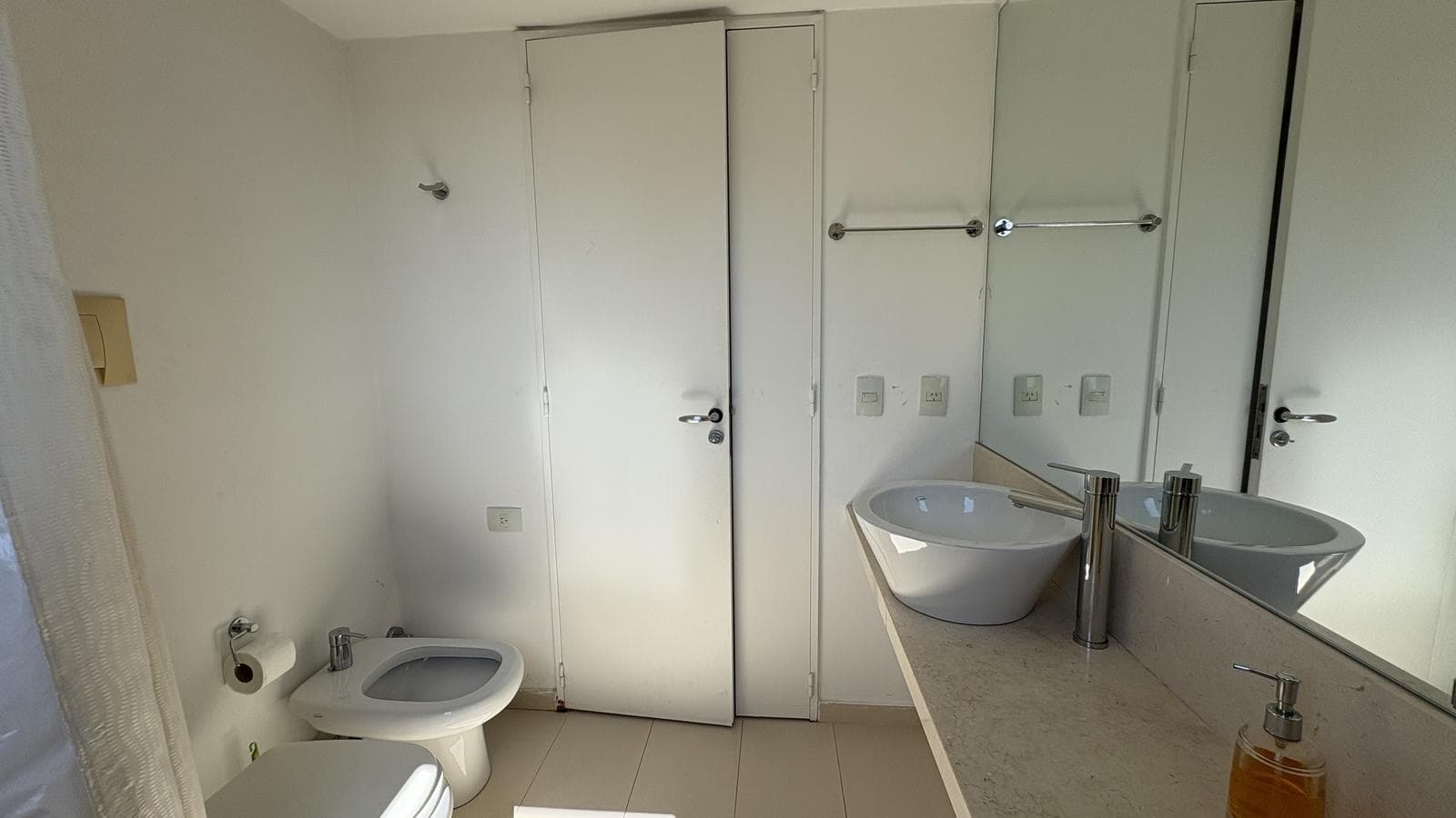 Studio Apartment for Sale in Puerto Madero, High Floor!!