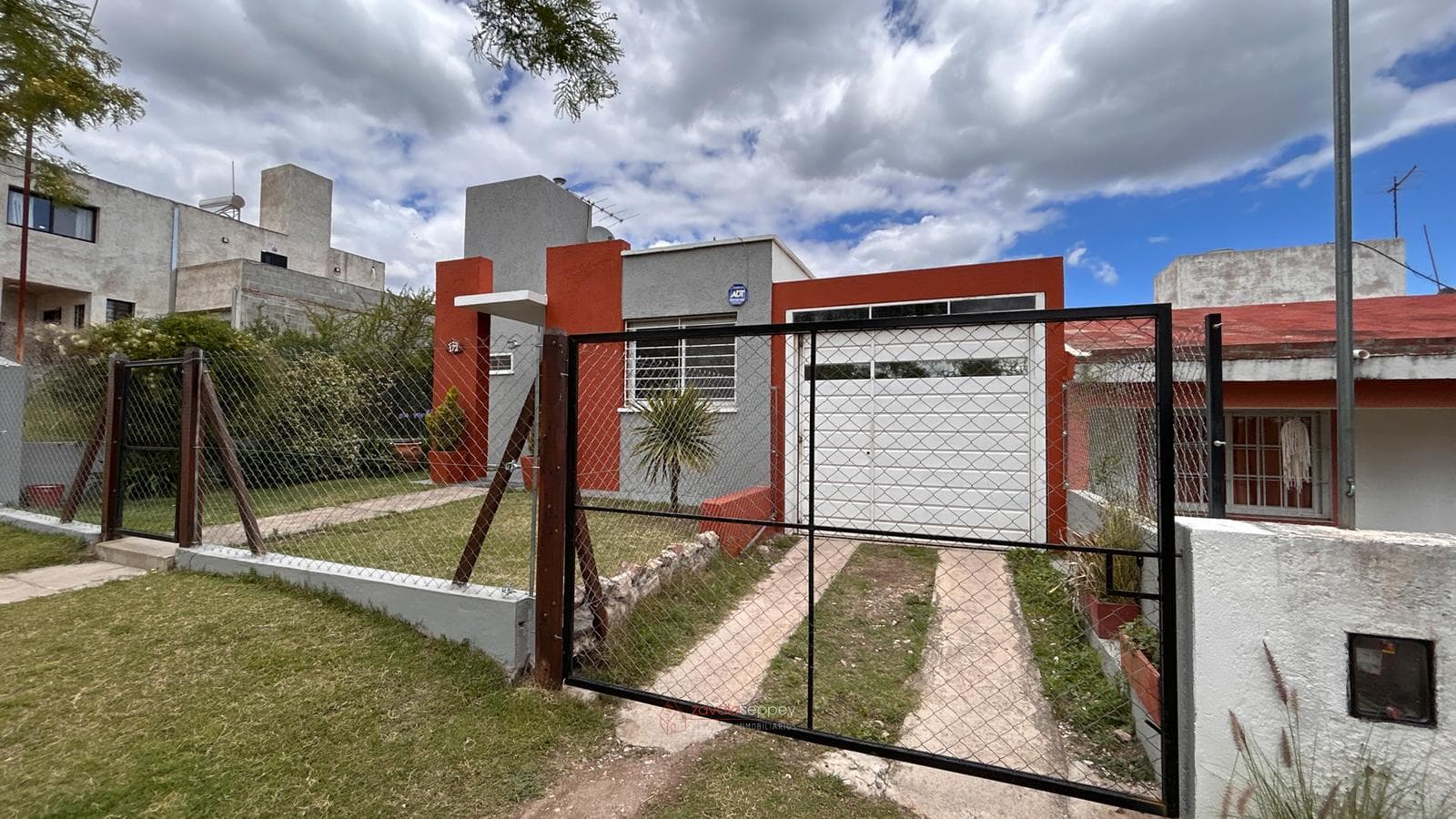 3-BEDROOM HOUSE FOR SALE IN SALSIPUEDES - YARD, POOL, AND GARAGE