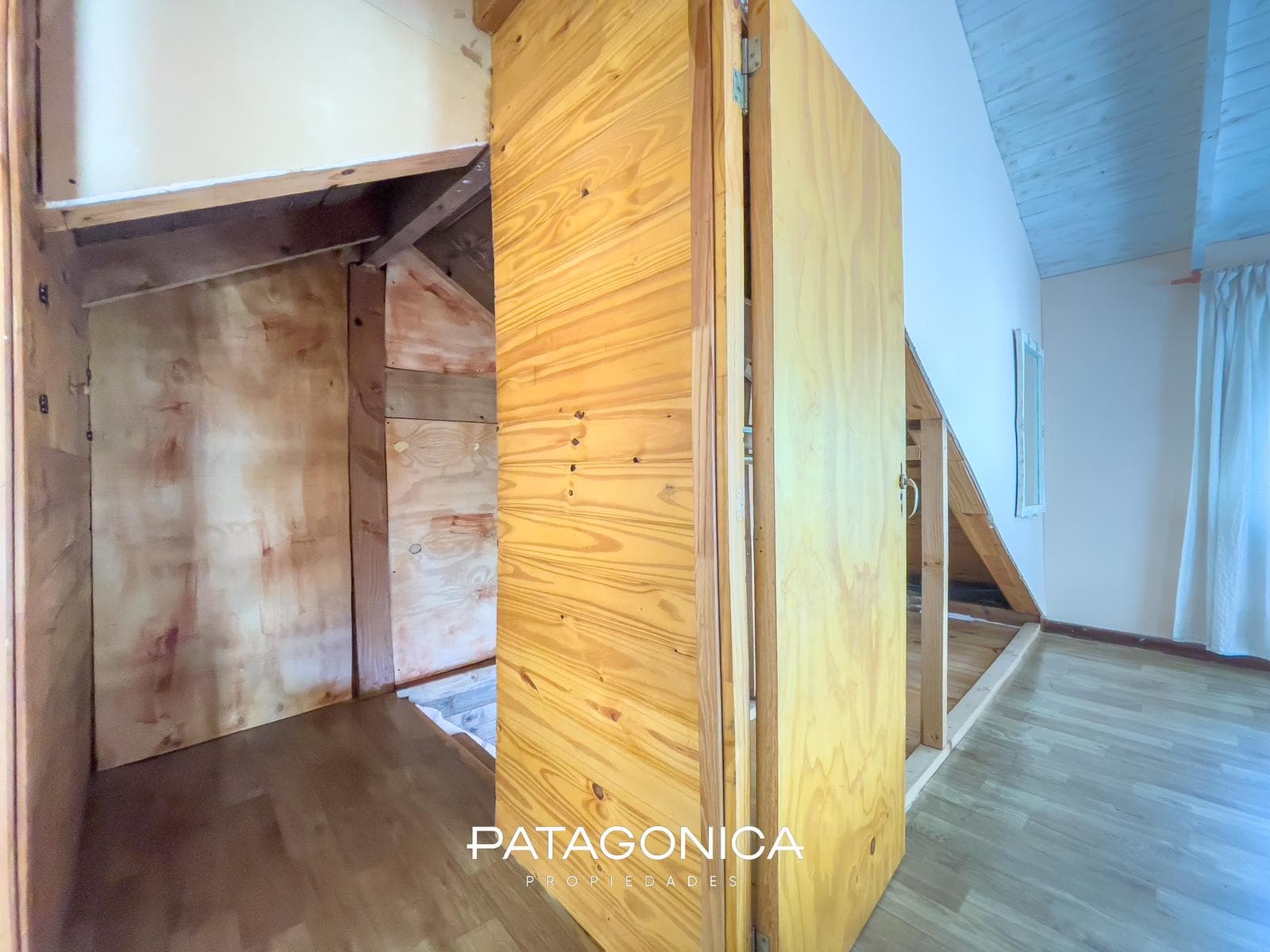 FOR SALE: 2 TINY HOUSES, 170 m² in the Norte Neighborhood, Villa La Angostura