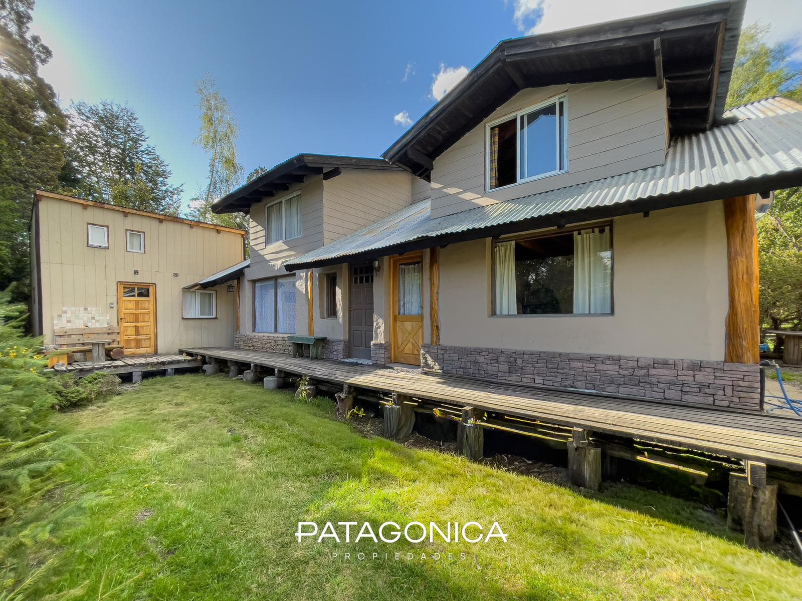 FOR SALE: 2 TINY HOUSES, 170 m² in the Norte Neighborhood, Villa La Angostura