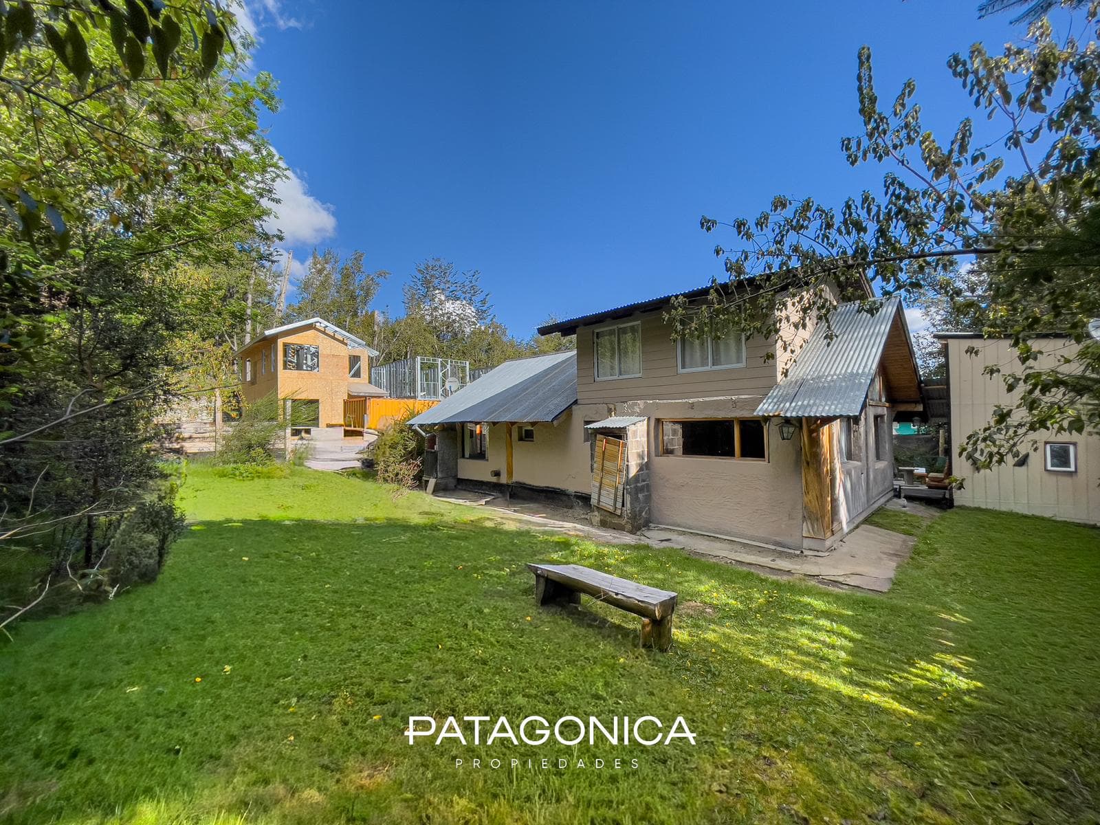 FOR SALE: 2 TINY HOUSES, 170 m² in the Norte Neighborhood, Villa La Angostura