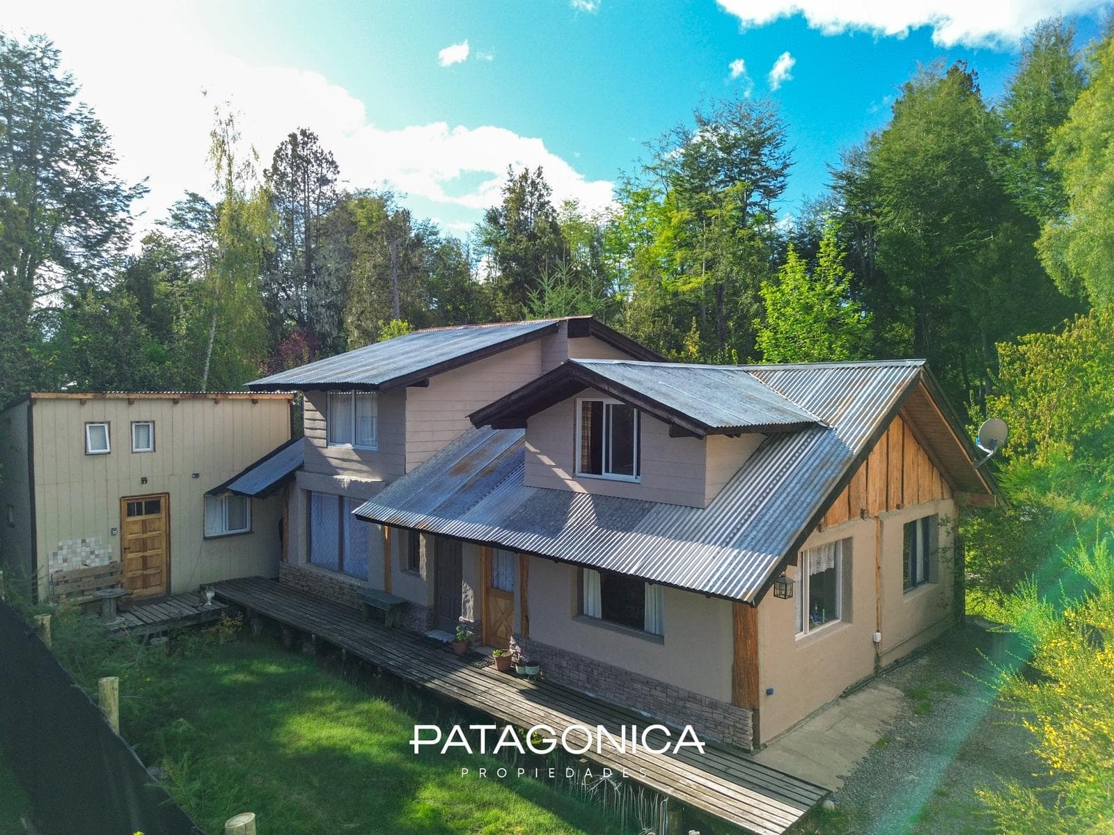 FOR SALE: 2 TINY HOUSES, 170 m² in the Norte Neighborhood, Villa La Angostura
