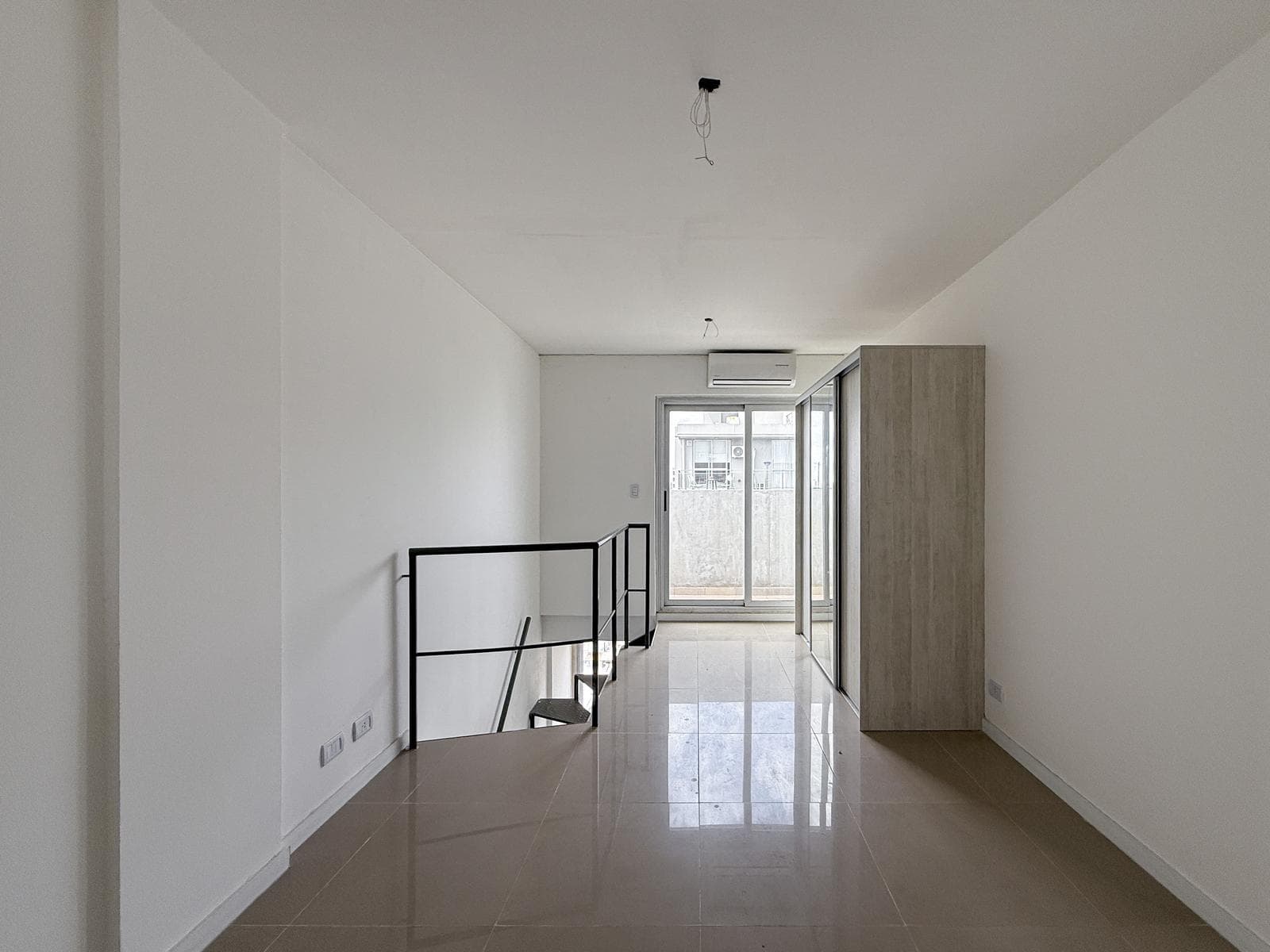 Brand-new 1-bedroom, 2-bathroom duplex apartment
