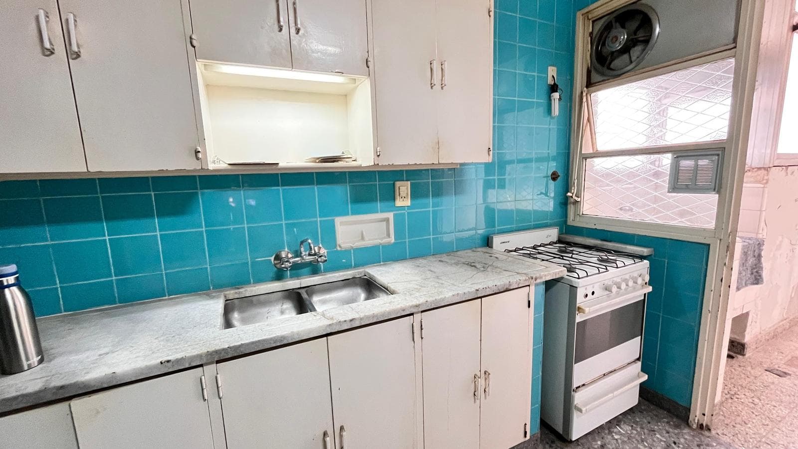 3-bedroom apartment with a maid's quarters and a balcony in an excellent location