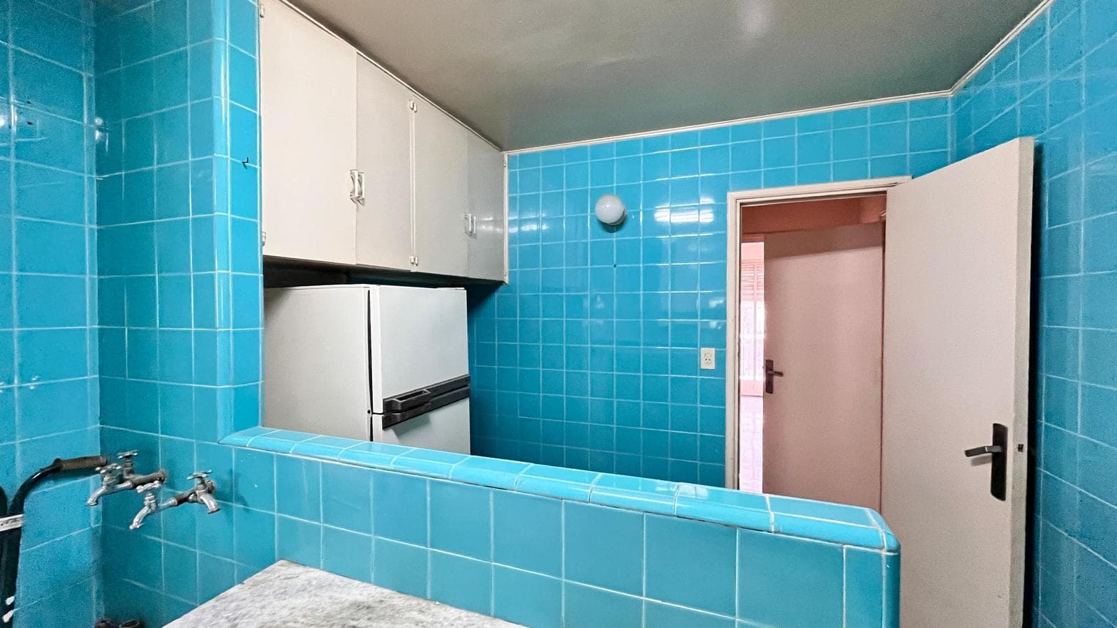 3-bedroom apartment with a maid's quarters and a balcony in an excellent location