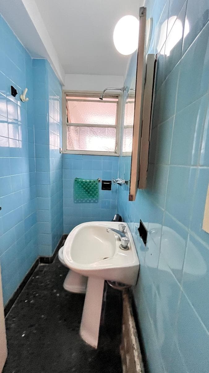 3-bedroom apartment with a maid's quarters and a balcony in an excellent location