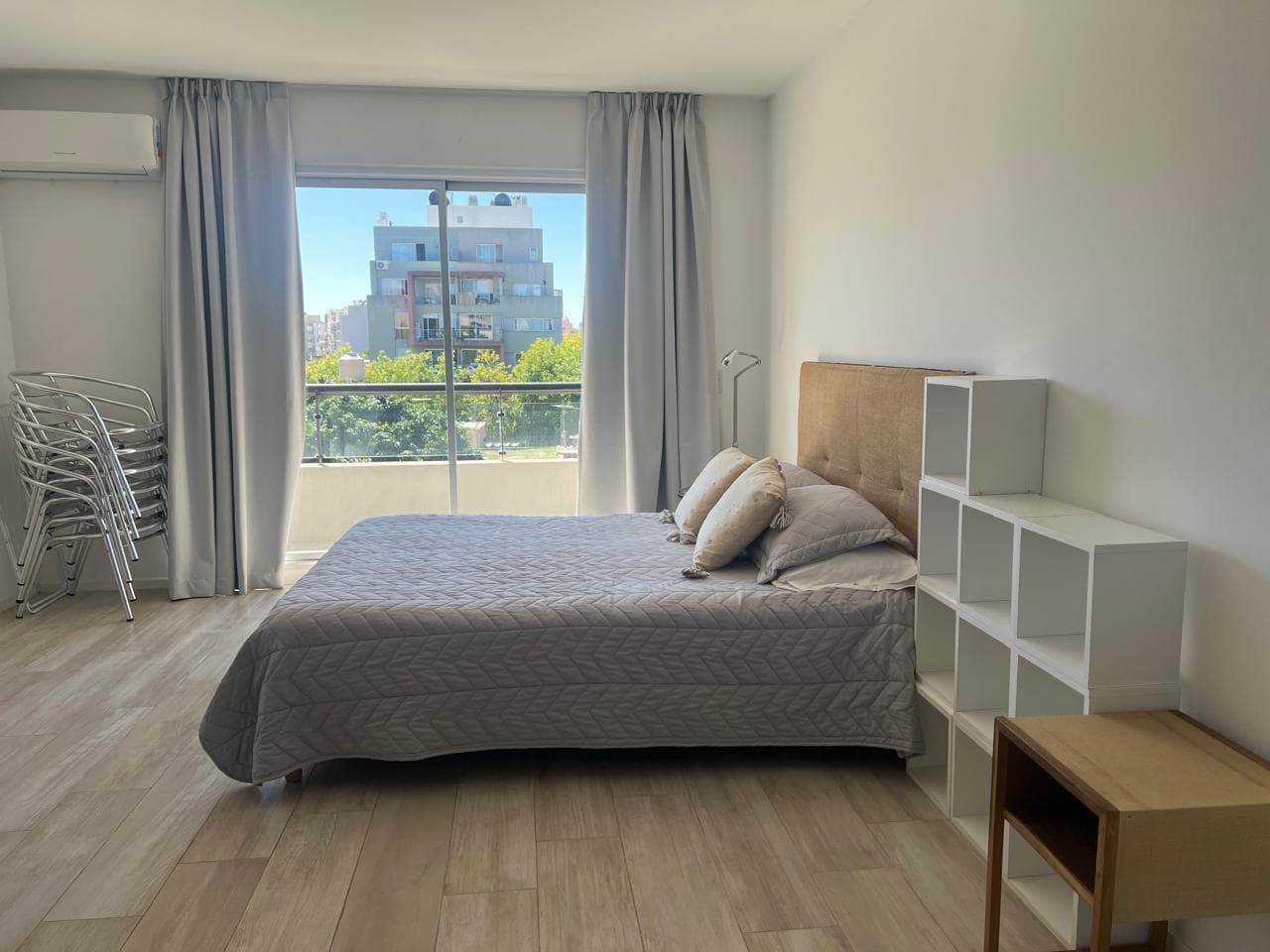 Impeccable furnished studio apartment—very BRIGHT—in a modern building
