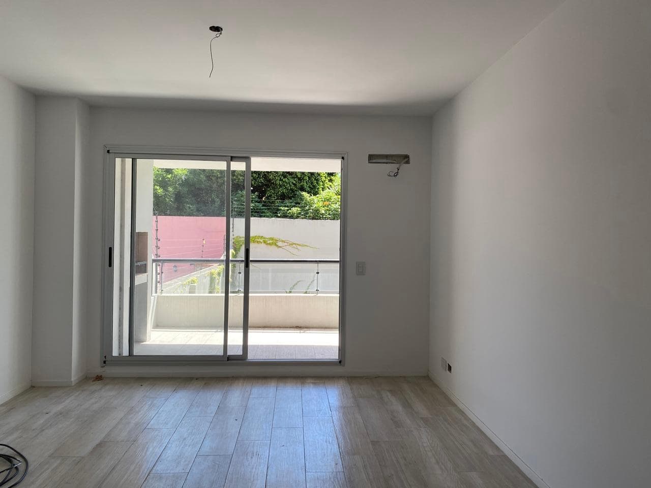Impeccable 2-bedroom apartment—BALCONY with grill—inner courtyard in a modern building