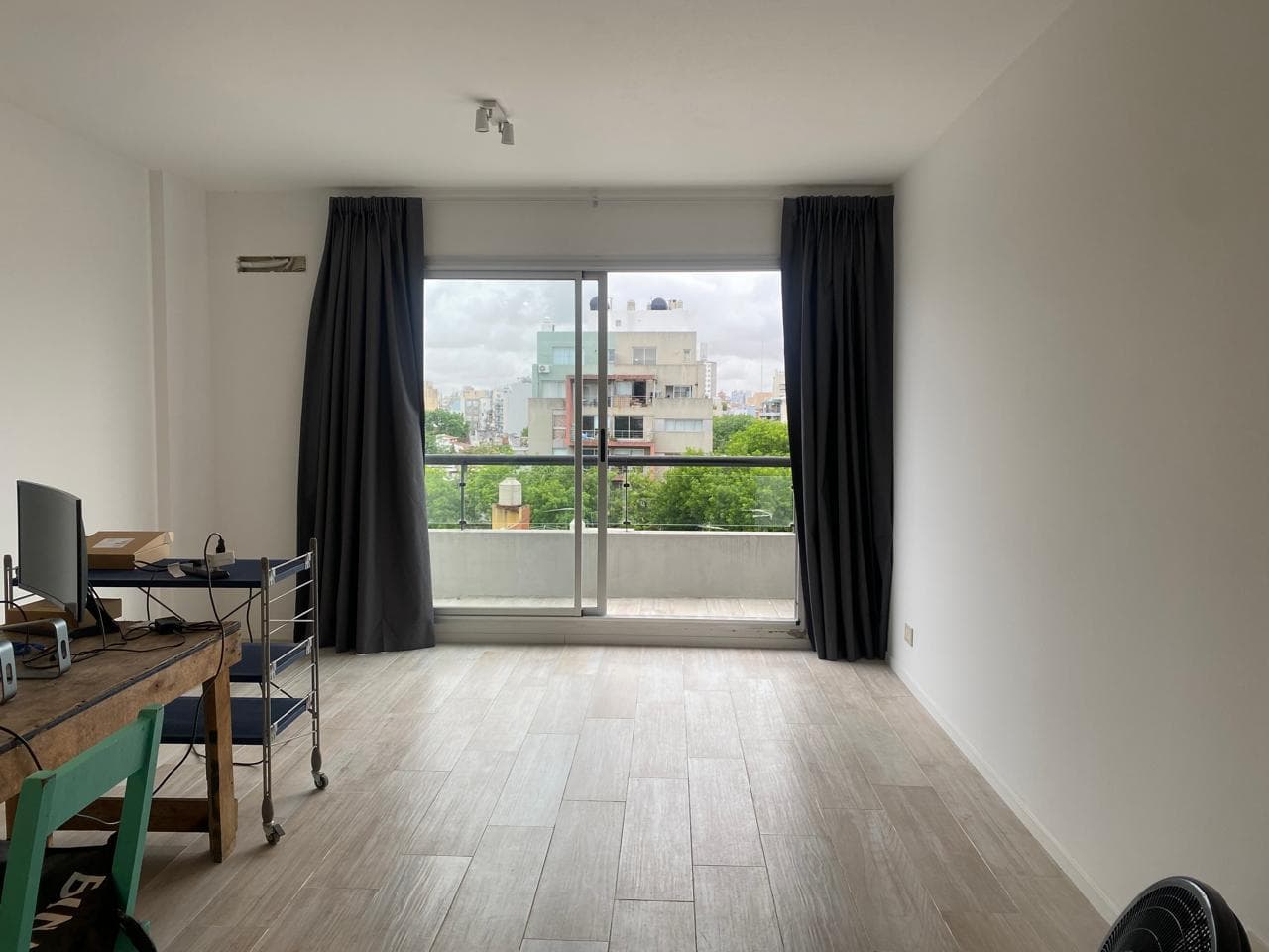 Impeccable Studio Apartment with a BALCONY - VERY BRIGHT