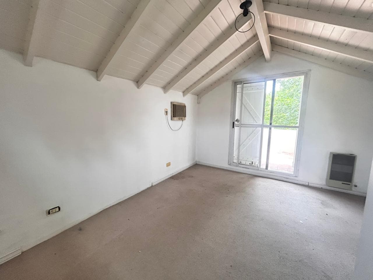 MORTGAGE-ELIGIBLE - 4-bedroom home for sale - in Maschwitz Privado