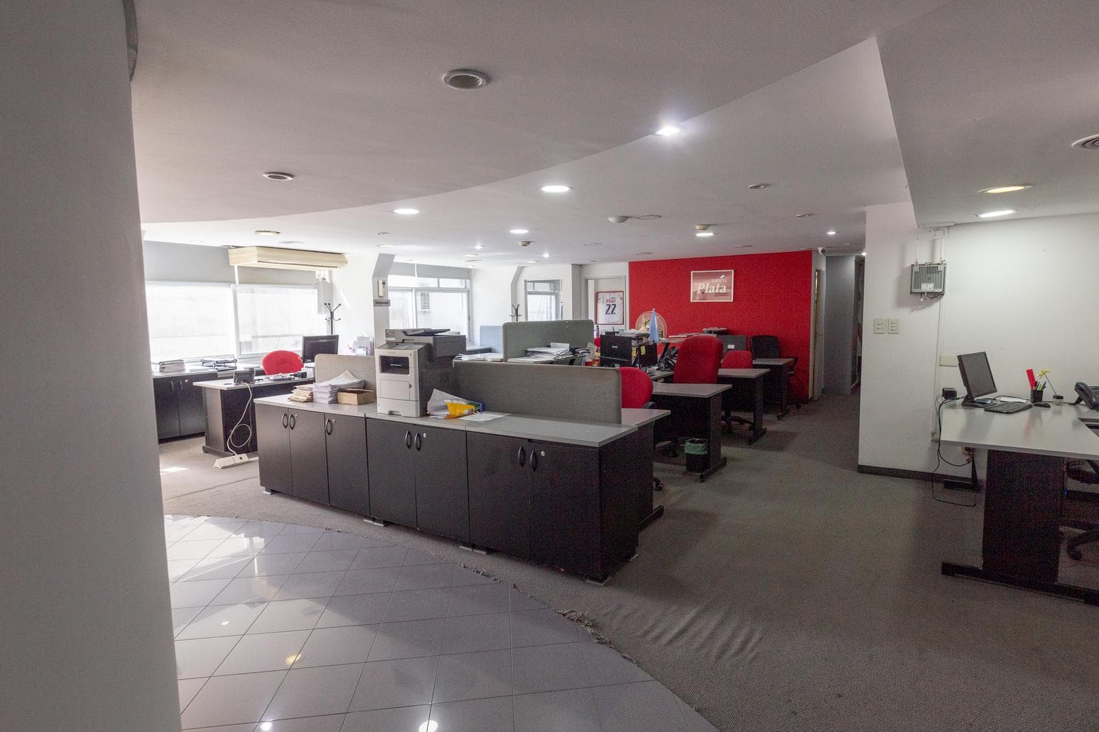 800 Meters of Office Space for Sale - San Nicolas - WE ACCEPT TRADE-INS