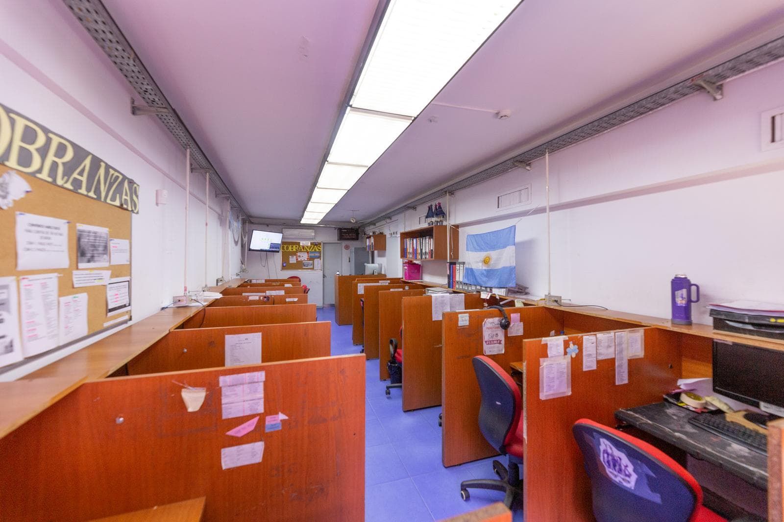 800 Meters of Office Space for Sale - San Nicolas - WE ACCEPT TRADE-INS
