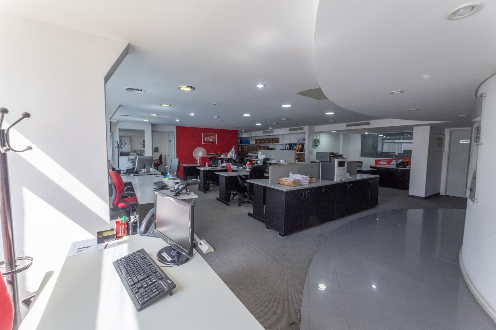 800 Meters of Office Space for Sale - San Nicolas - WE ACCEPT TRADE-INS