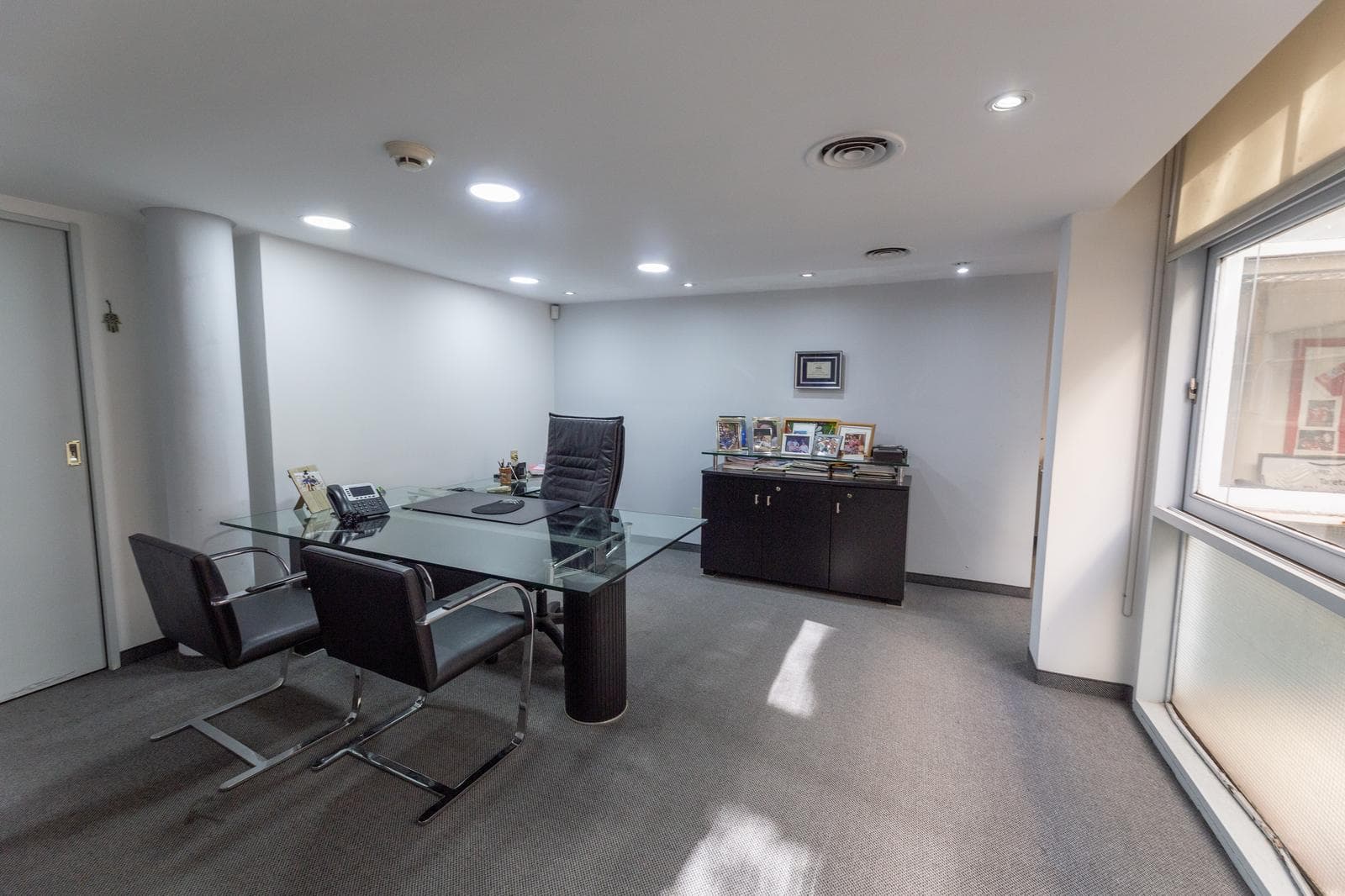 800 Meters of Office Space for Sale - San Nicolas - WE ACCEPT TRADE-INS