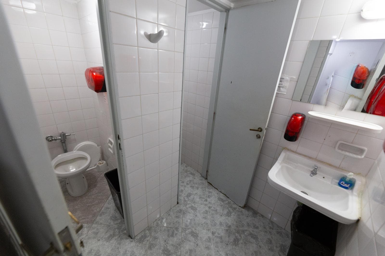 800 Meters of Office Space for Sale - San Nicolas - WE ACCEPT TRADE-INS