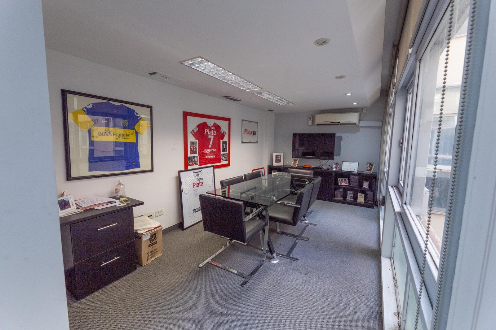 800 Meters of Office Space for Sale - San Nicolas - WE ACCEPT TRADE-INS