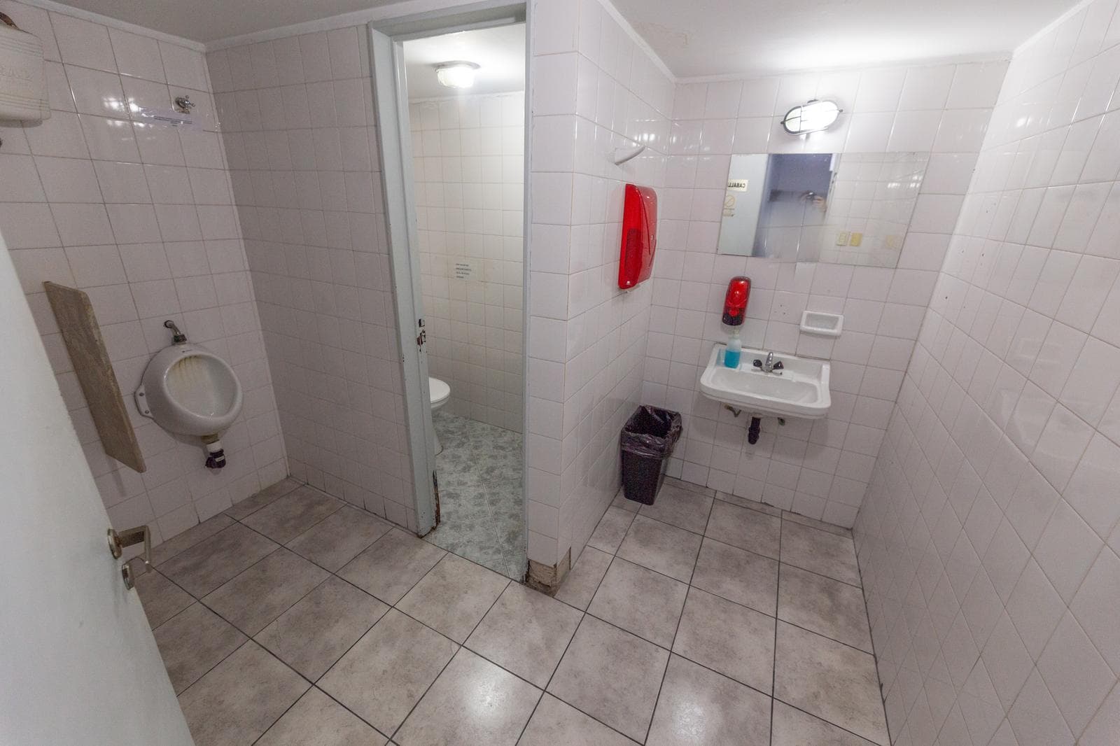 800 Meters of Office Space for Sale - San Nicolas - WE ACCEPT TRADE-INS
