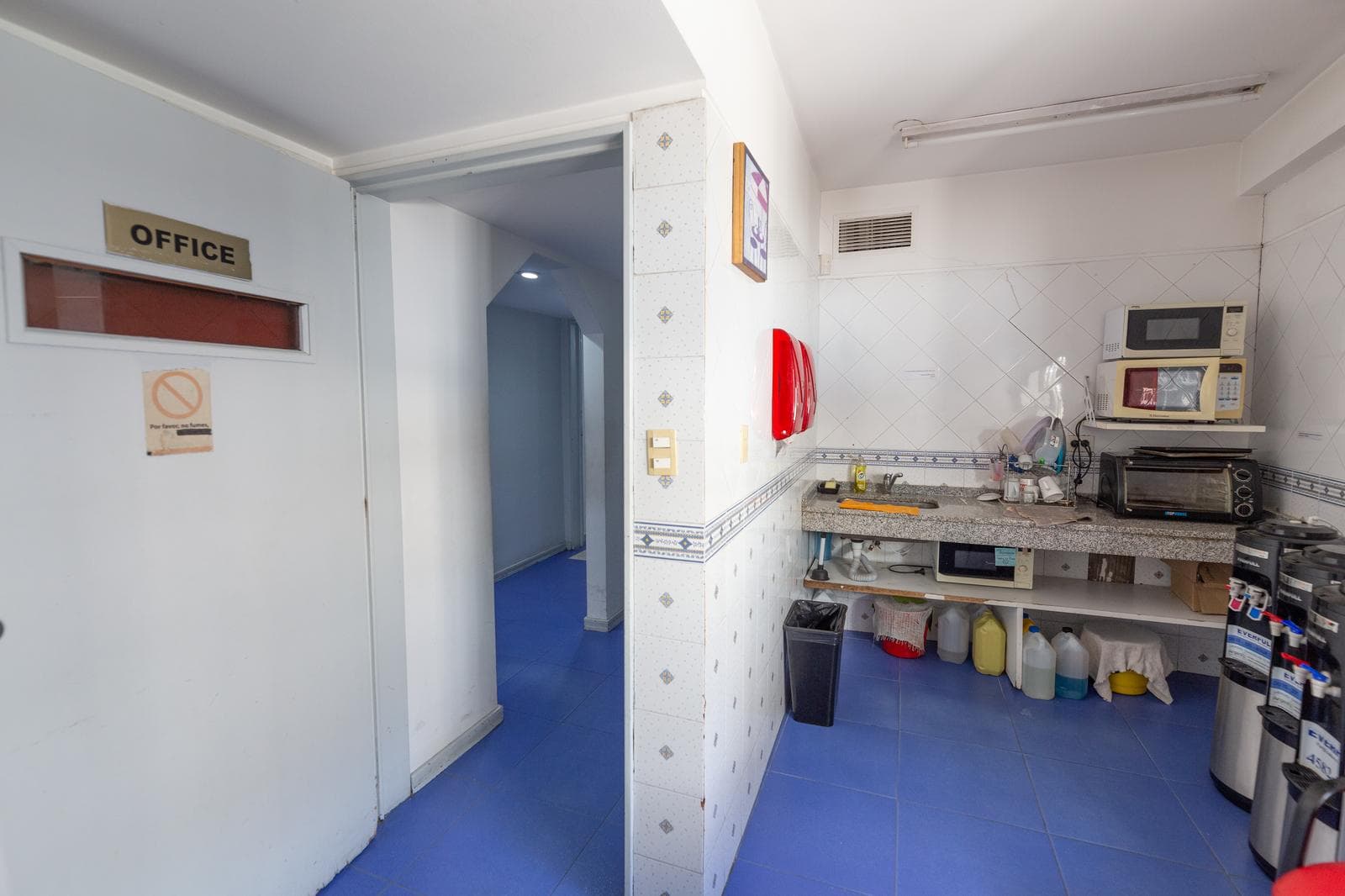 800 Meters of Office Space for Sale - San Nicolas - WE ACCEPT TRADE-INS