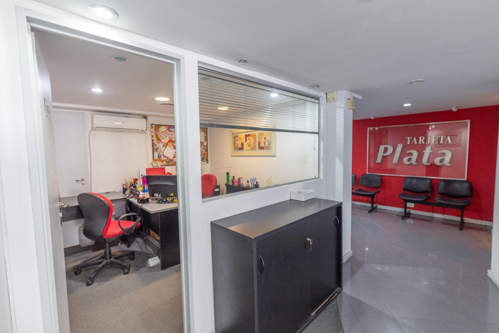 800 Meters of Office Space for Sale - San Nicolas - WE ACCEPT TRADE-INS
