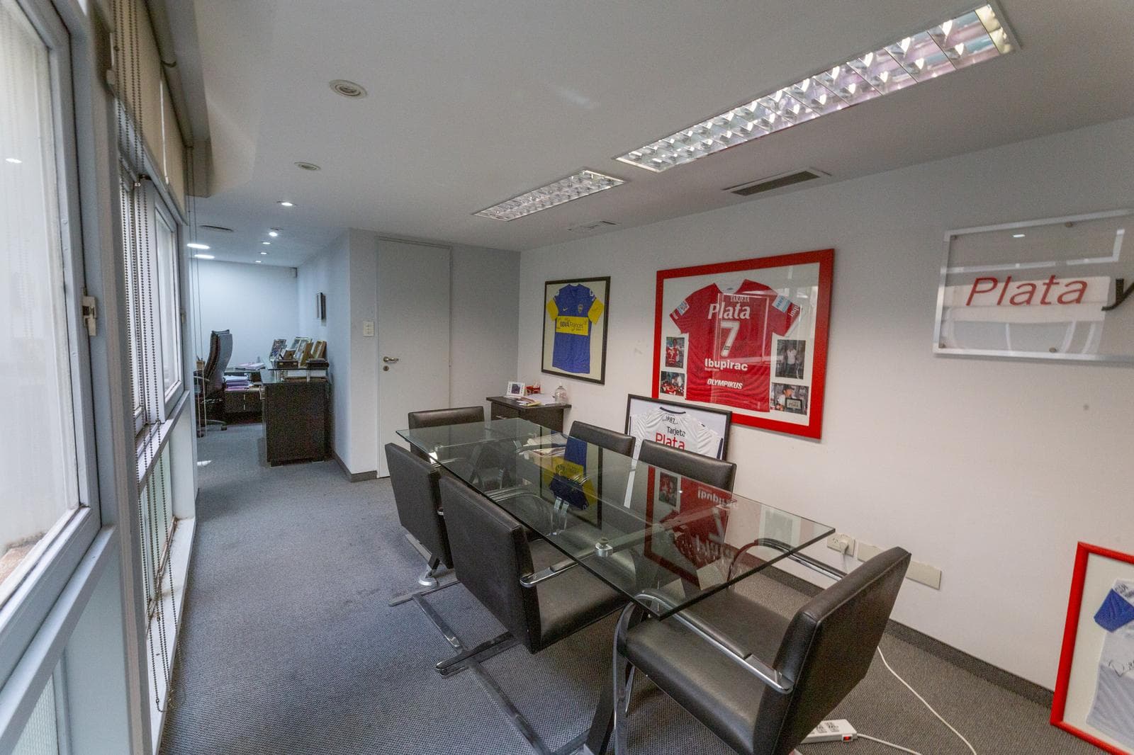 800 Meters of Office Space for Sale - San Nicolas - WE ACCEPT TRADE-INS