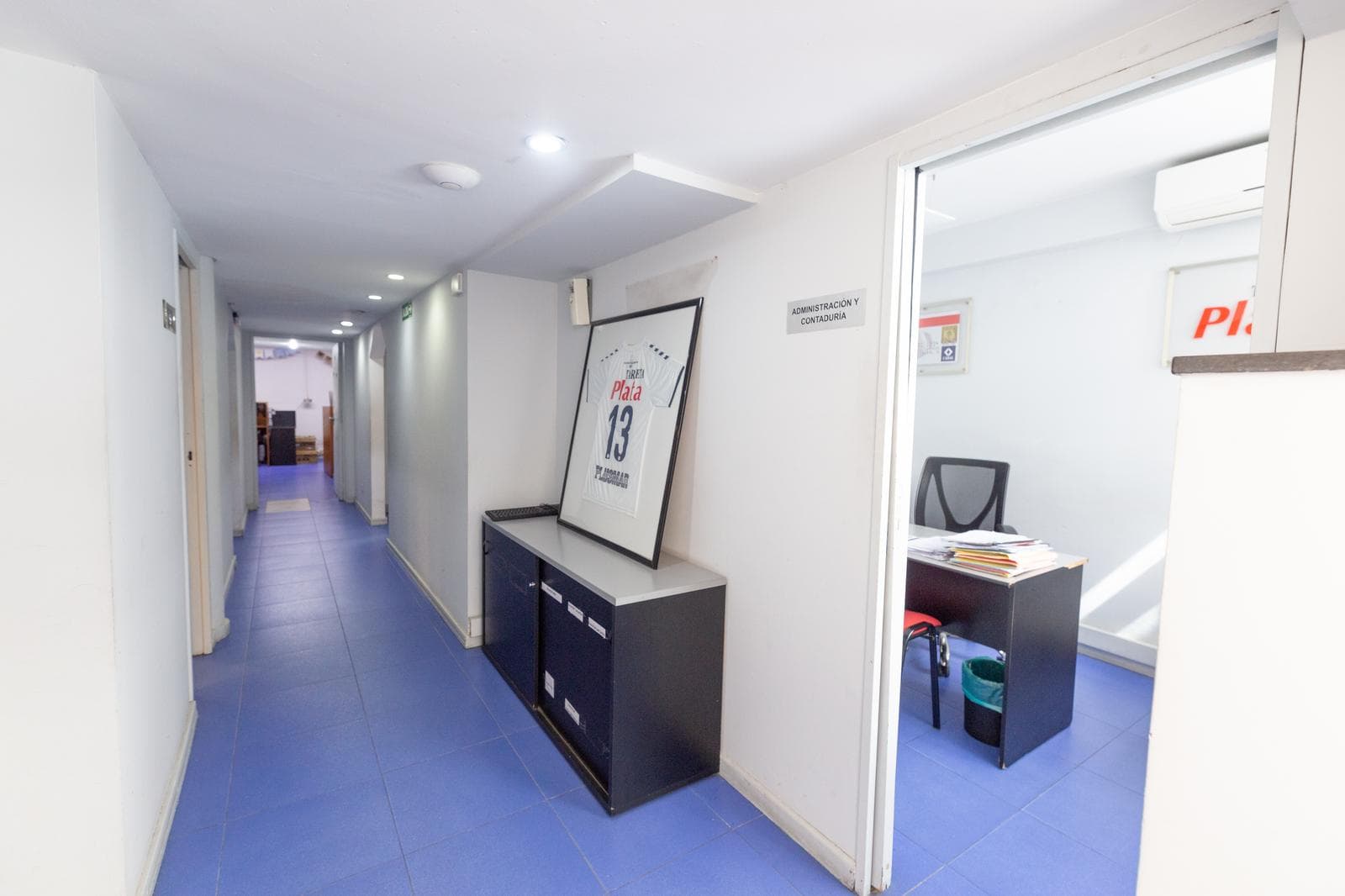 800 Meters of Office Space for Sale - San Nicolas - WE ACCEPT TRADE-INS