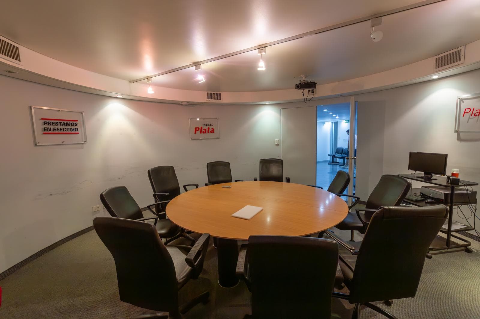 800 Meters of Office Space for Sale - San Nicolas - WE ACCEPT TRADE-INS