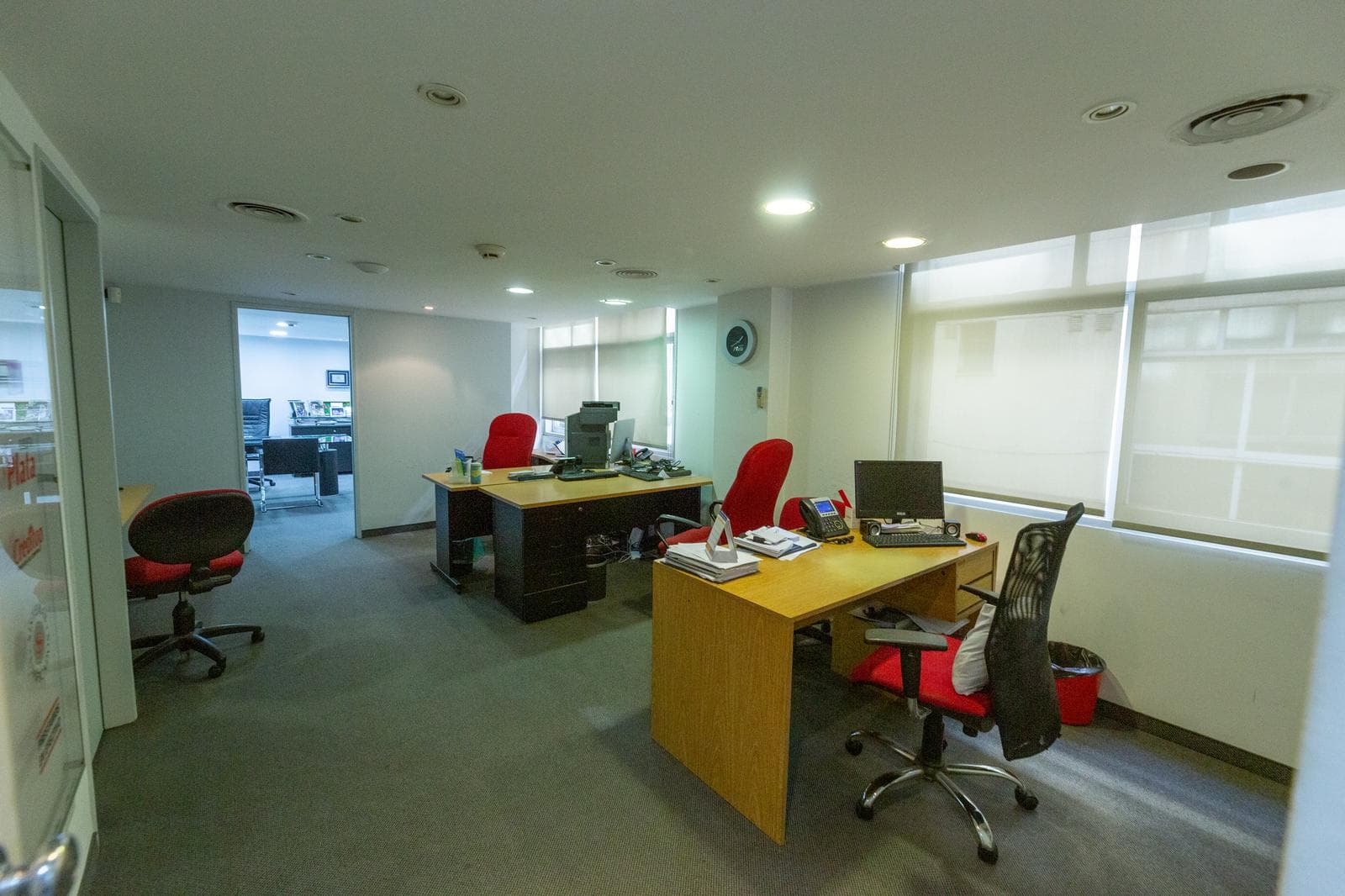 800 Meters of Office Space for Sale - San Nicolas - WE ACCEPT TRADE-INS