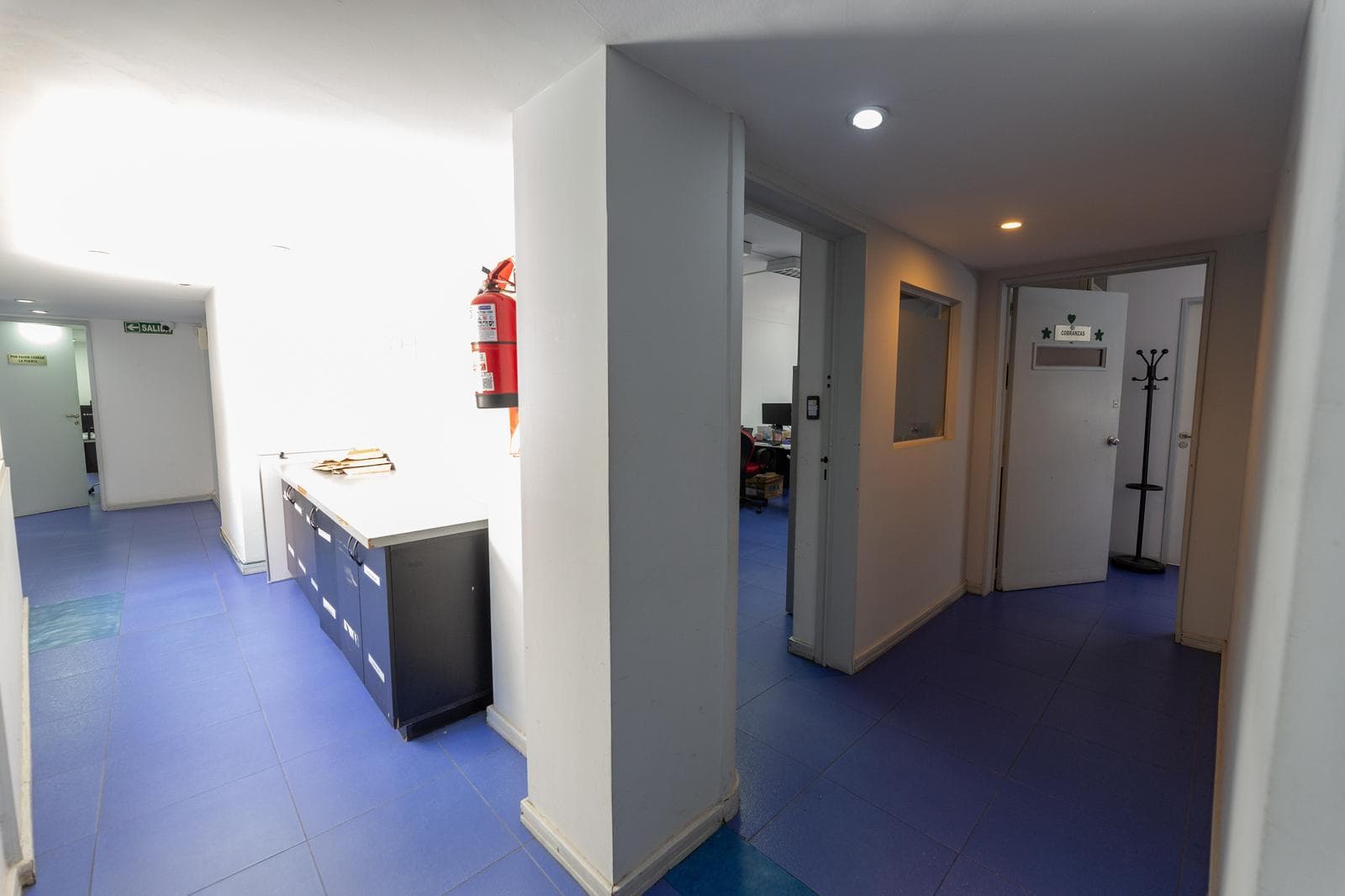 800 Meters of Office Space for Sale - San Nicolas - WE ACCEPT TRADE-INS