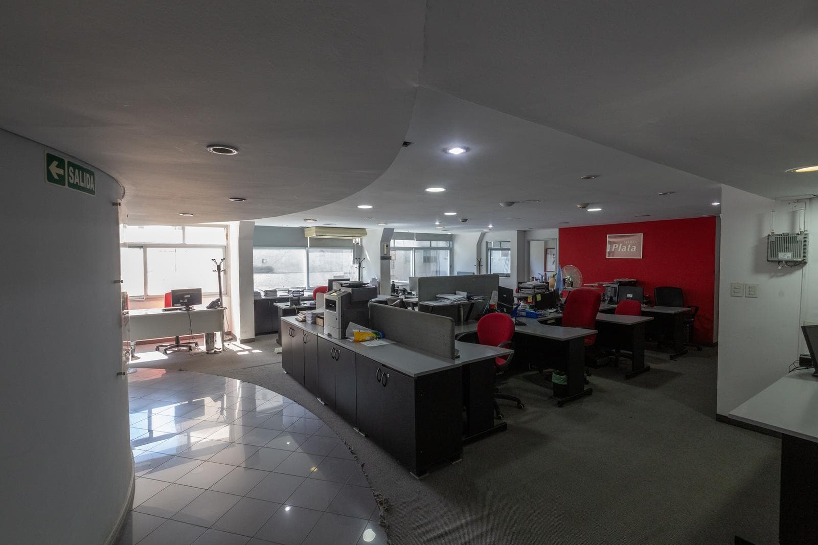 800 Meters of Office Space for Sale - San Nicolas - WE ACCEPT TRADE-INS
