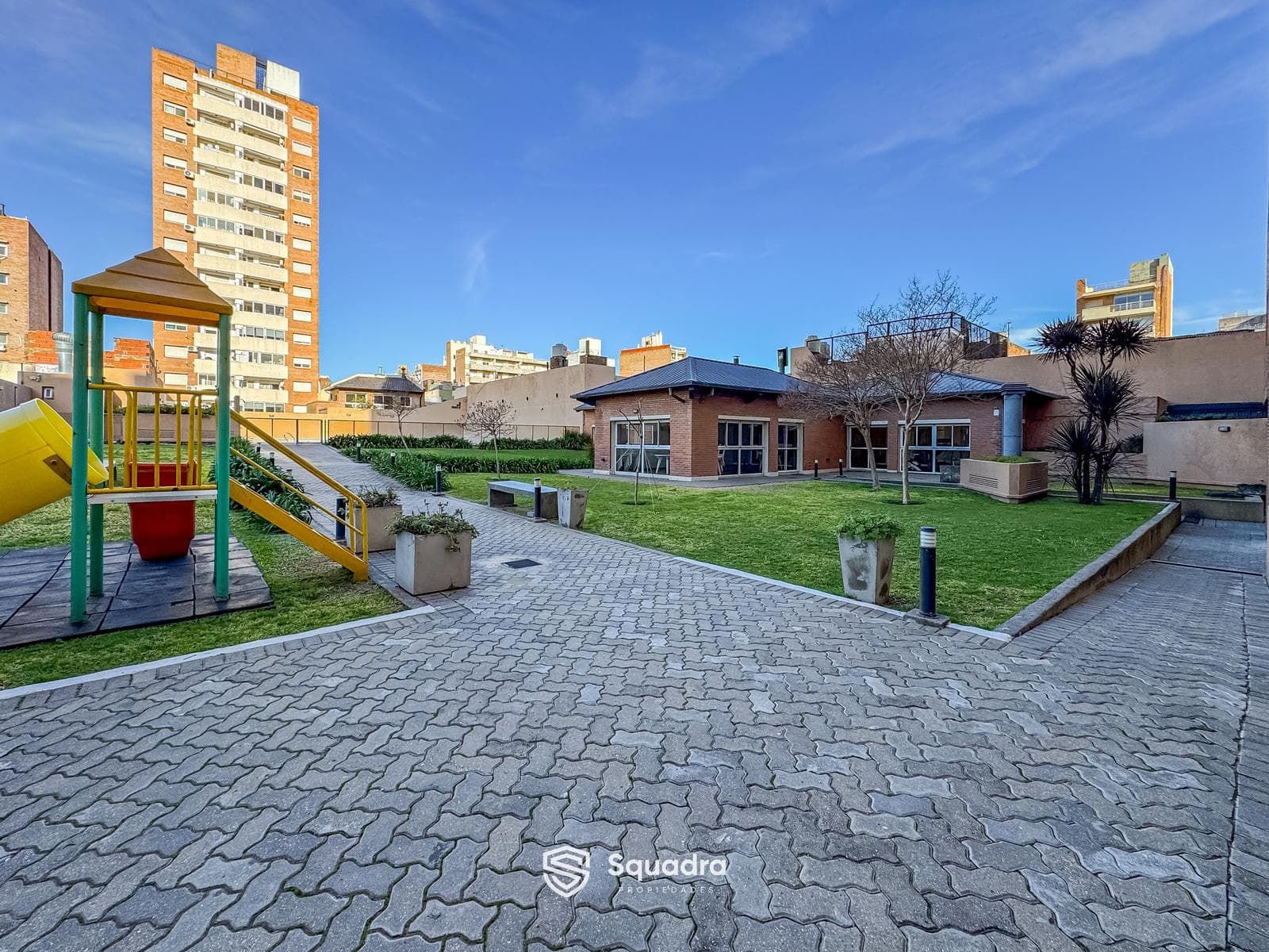 FOR SALE - 3-bedroom apartment plus a utility room - Abasto neighborhood, Rosario.