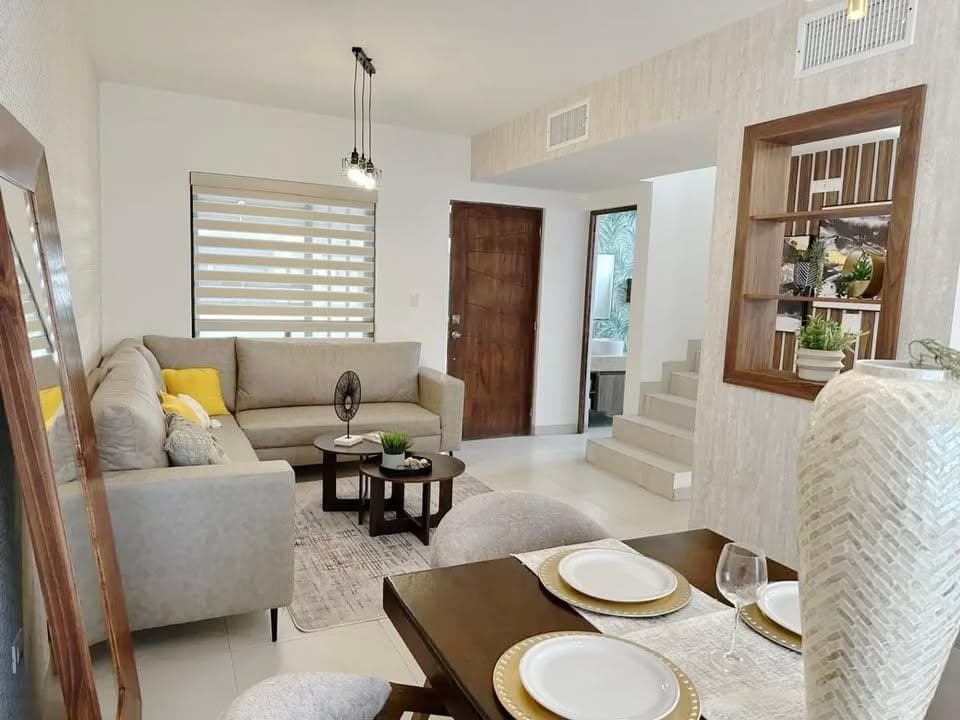3-Bedroom House with Separate Kitchen and Spacious Patio in Viñedos, Torreón