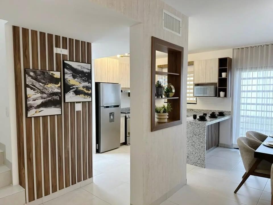 3-Bedroom House with Separate Kitchen and Spacious Patio in Viñedos, Torreón
