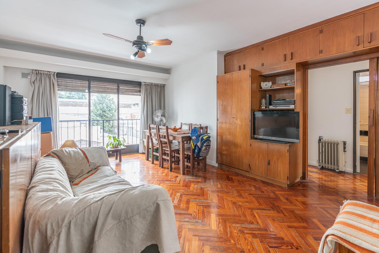 3-room apartment facing the street - 100 Del Barco Centenera