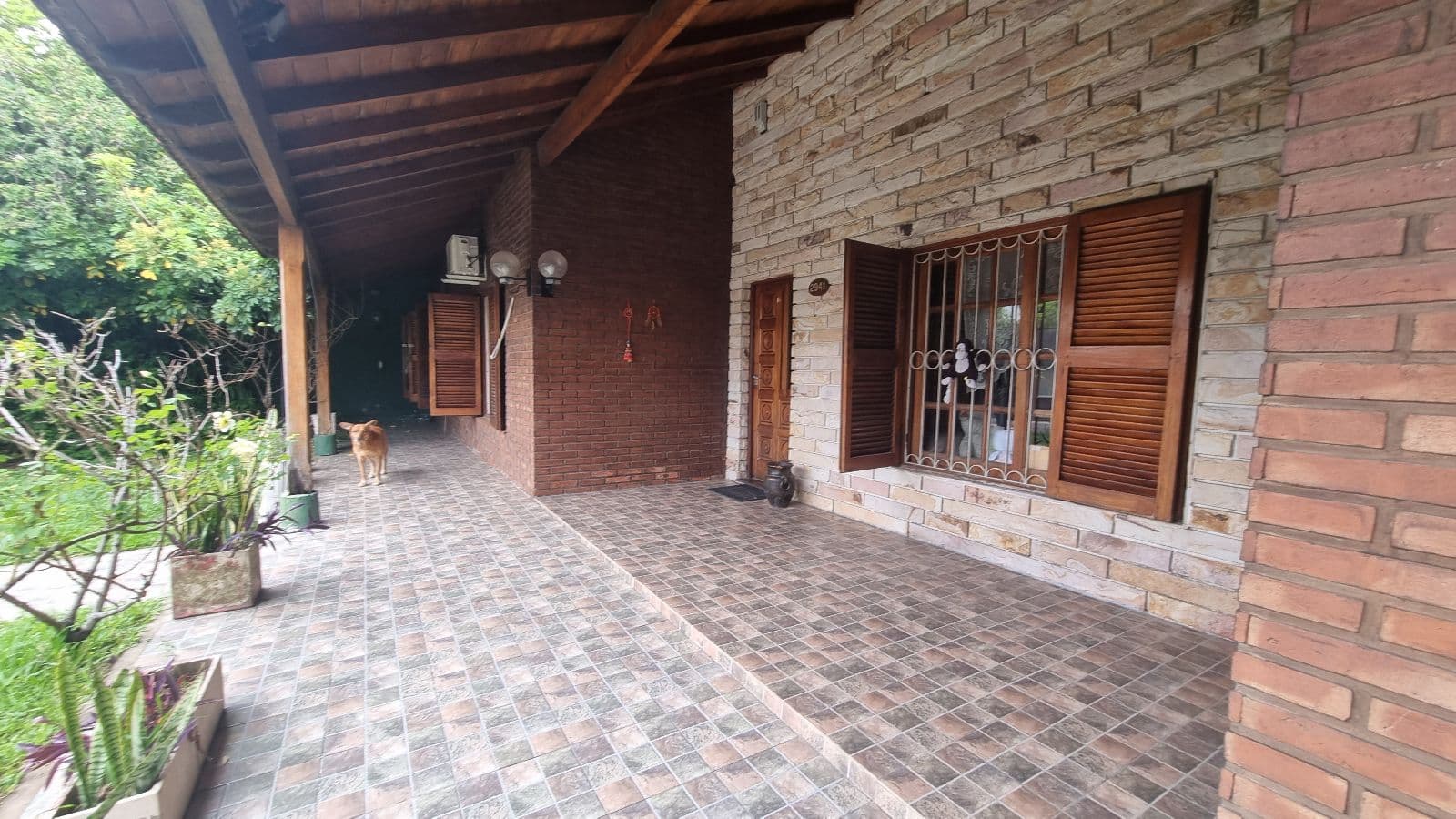 Casa 4 amb, Cocheras, Quincho, Pileta, lote de 853 m²
